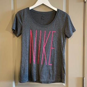Nike • Small WomensTop